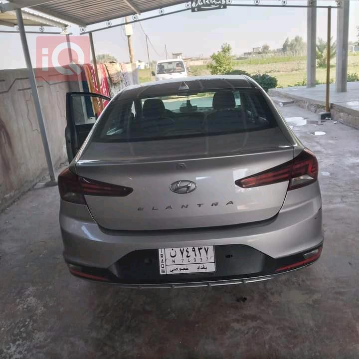 هیوندای ئەلەنترا